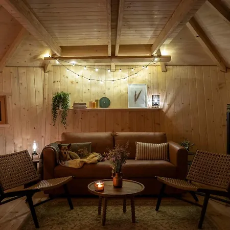 Treehouse Pod Lesom Vakantiehuis Muran